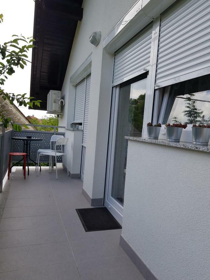 Hrsak Apartment *